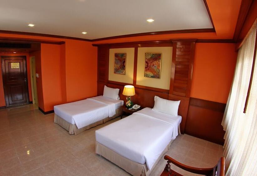 수피리어 룸, Baumanburi Hotel Patong