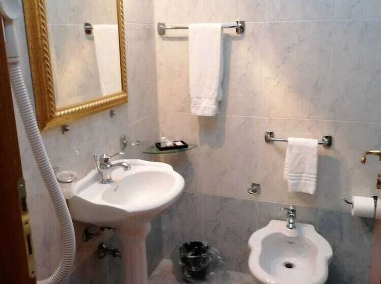 Standardrum, D Angelo Palace