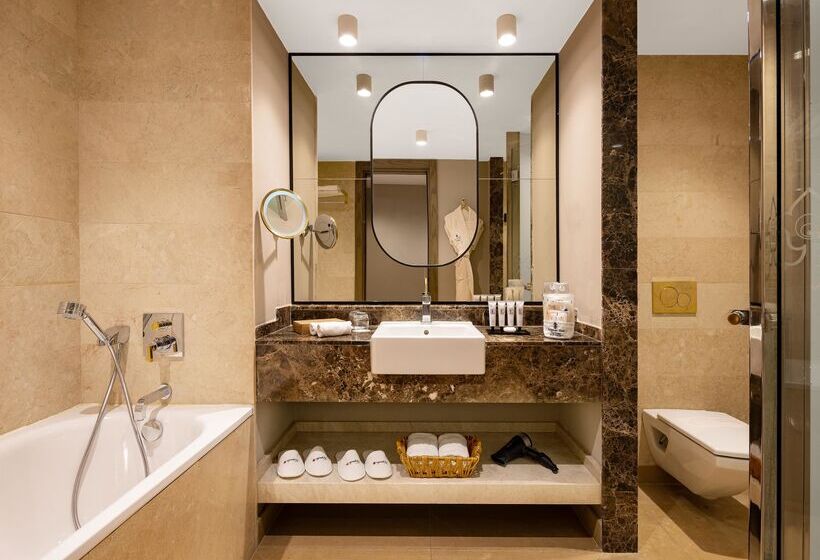 Deluxe Room Sea View, Kempinski Hotel The Dome Belek