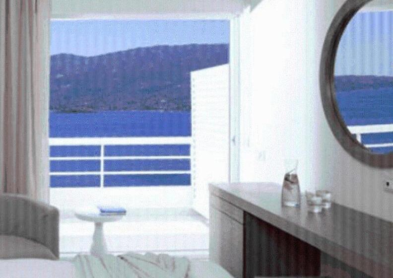 اتاق لوکس, Sirene Blue Luxury Beach Resort