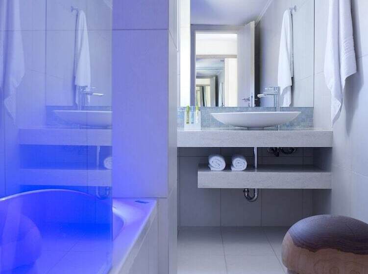 سوییت لوکس, Sirene Blue Luxury Beach Resort