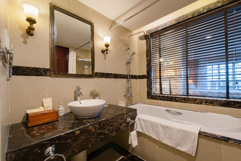 اتاق لوکس با چشم‌انداز دریا, Sunrise Nha Trang Beach Hotel & Spa