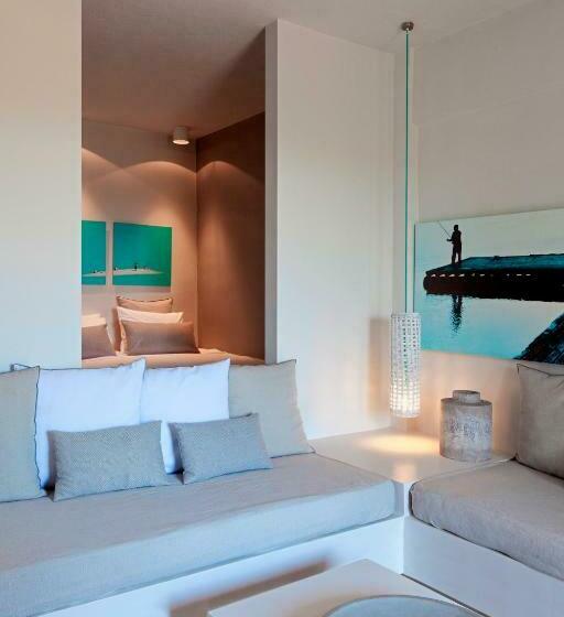 سوییت جونیور با چشم‌انداز دریا, The Bay Hotel & Suites