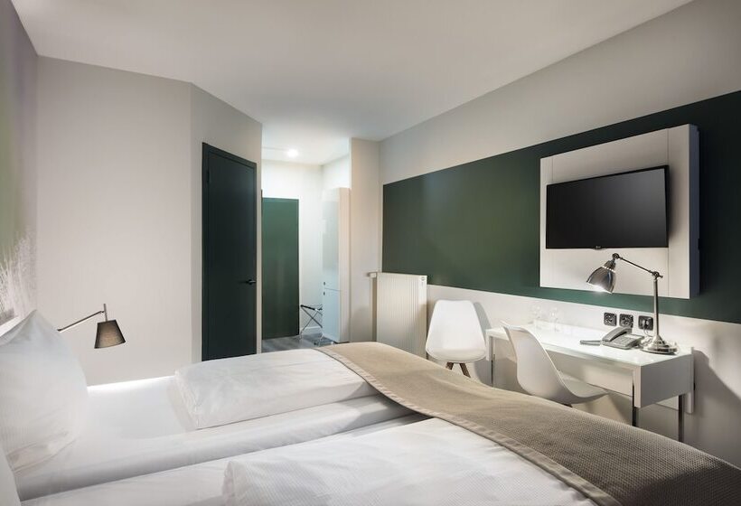 Номер Стандарт Трехместный, Days Inn Dessau