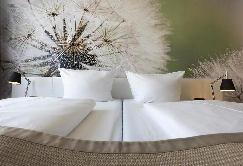Номер Стандарт Трехместный, Days Inn Dessau