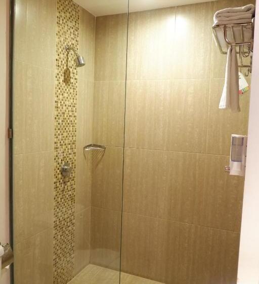 اتاق سوپریور با چشم‌انداز استخر, Ibis Styles Bali Legian