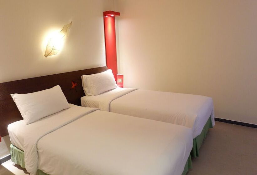 اتاق سوپریور با چشم‌انداز استخر, Ibis Styles Bali Legian