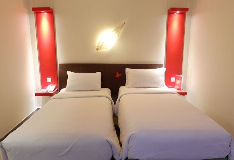 اتاق سوپریور با چشم‌انداز استخر, Ibis Styles Bali Legian