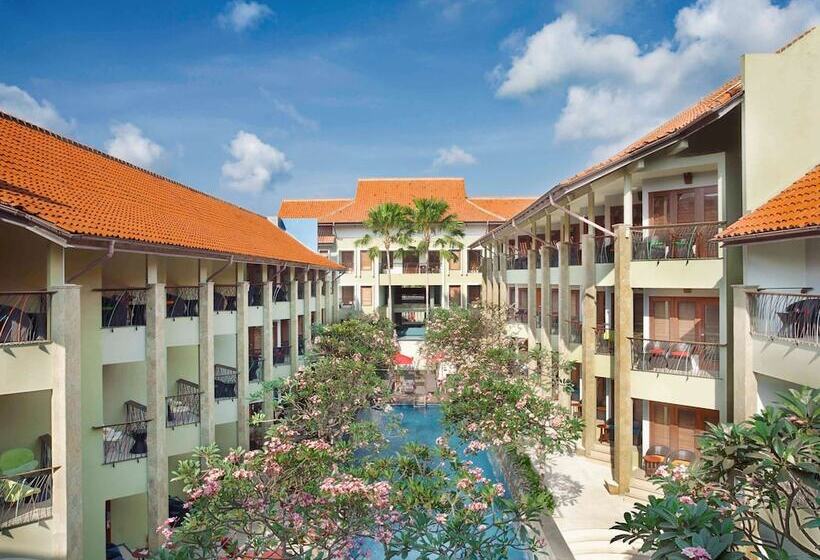 اتاق سوپریور با چشم‌انداز استخر, Ibis Styles Bali Legian