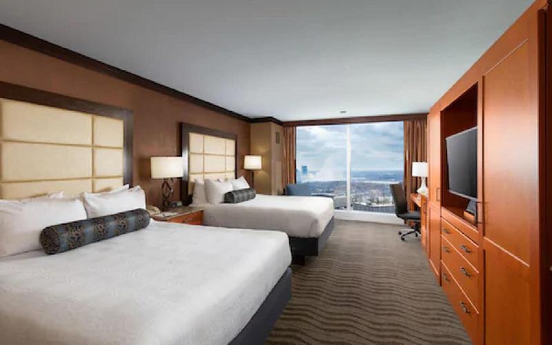 キングサイズベッドのデラックスルーム, Seneca Niagara Resort & Casino