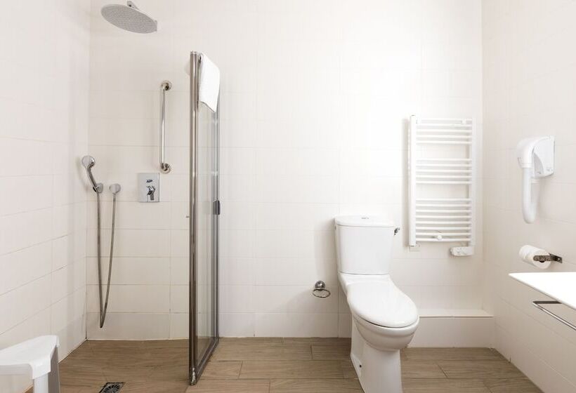 Четырехместный Номер Стандарт, Sowell Hotels Saint Tropez
