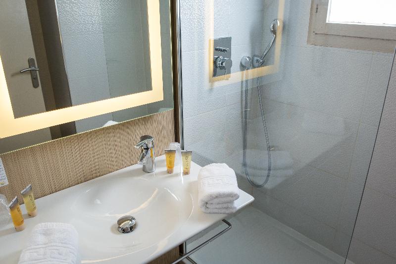 Номер Стандарт Трехместный, Sowell Hotels Saint Tropez