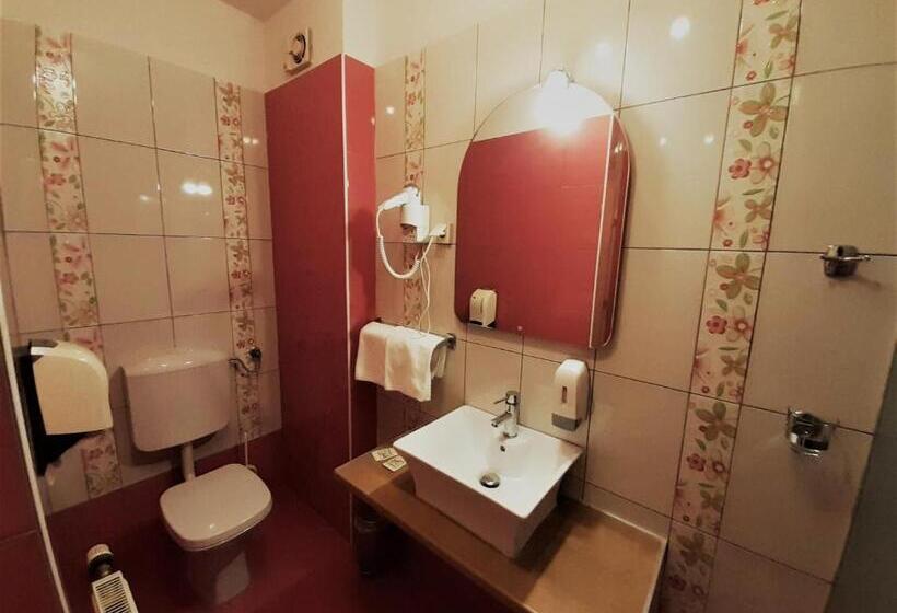 اتاق استاندارد با بالکن, Rooms Vodisek   Depandansa Capodistria Boutique Hotela