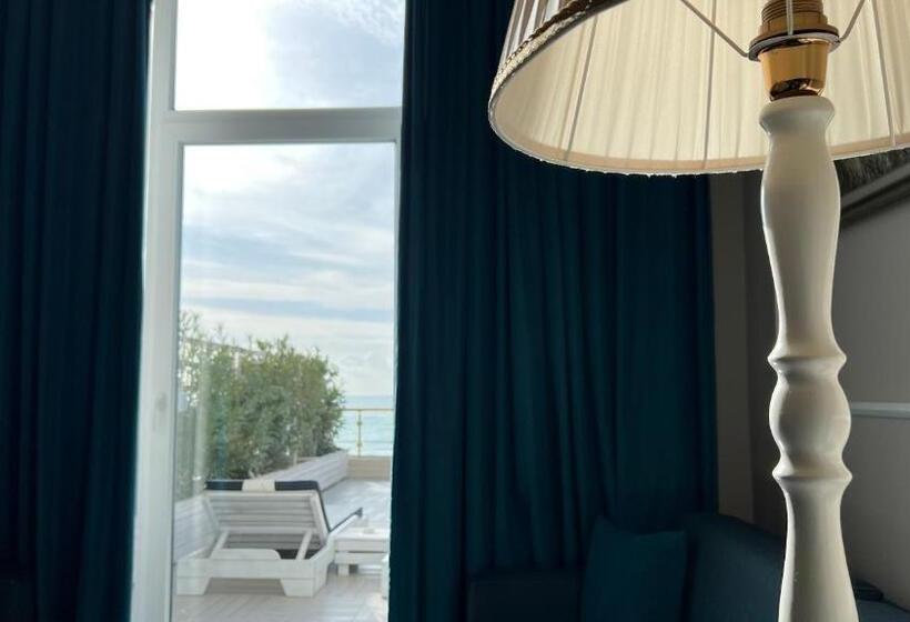 带大床的行政房间, Adriatik Hotel, Bw Premier Collection