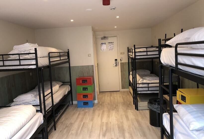 家庭间, Damrak Inn