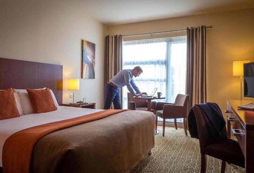 带大床的标准间, Maldron Hotel & Leisure Centre Limerick