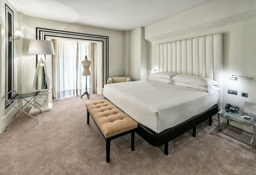 سوییت جونیور, Mariposa Hotel Malaga