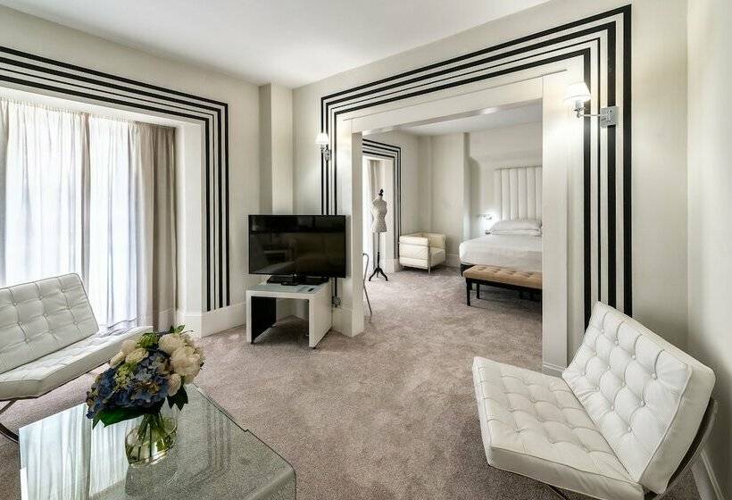سوییت جونیور, Mariposa Hotel Malaga