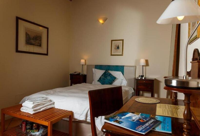 اتاق اکونومی, Albergo Orologio