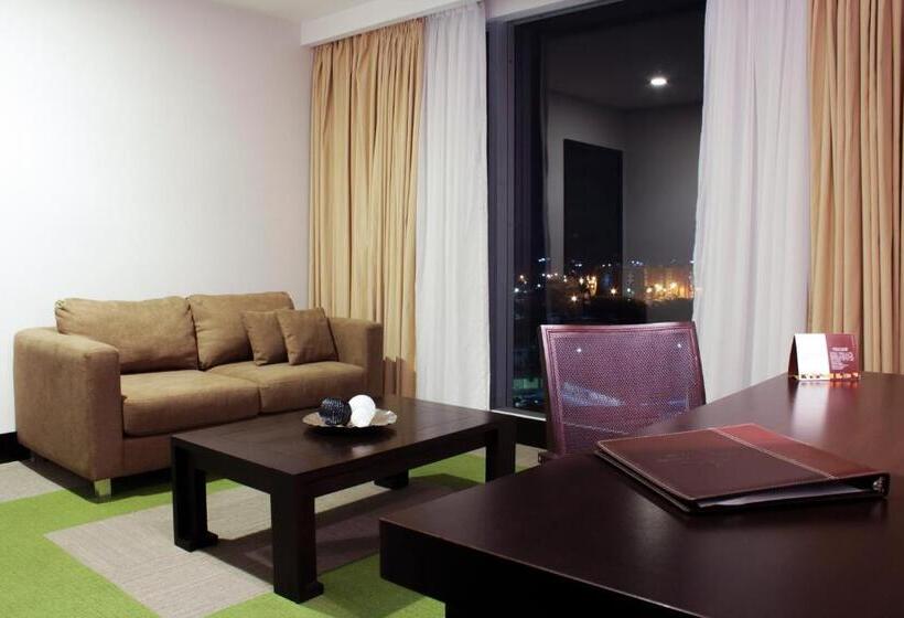 디럭스 스위트, Trinitarias Suites