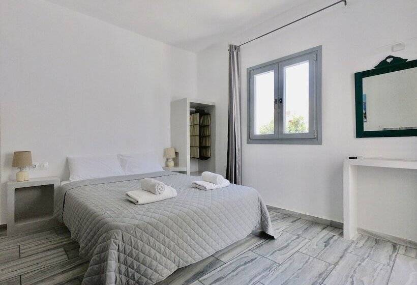 استودیوی لوکس, Anny Studios & Rooms Perissa Beach