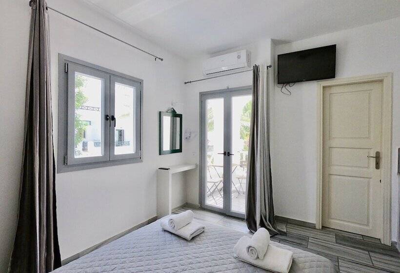 استودیوی لوکس, Anny Studios & Rooms Perissa Beach