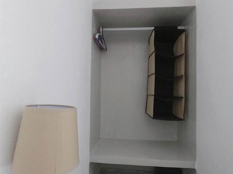 استودیوی لوکس, Anny Studios & Rooms Perissa Beach