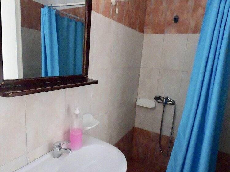 استودیوی لوکس, Anny Studios & Rooms Perissa Beach