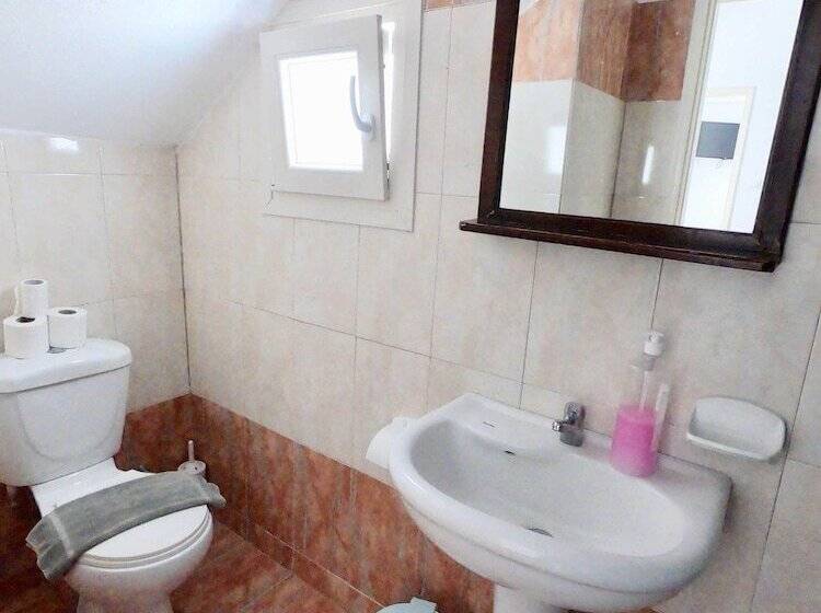 استودیوی لوکس, Anny Studios & Rooms Perissa Beach