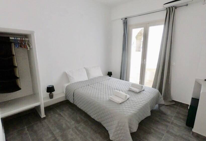 استودیوی لوکس, Anny Studios & Rooms Perissa Beach