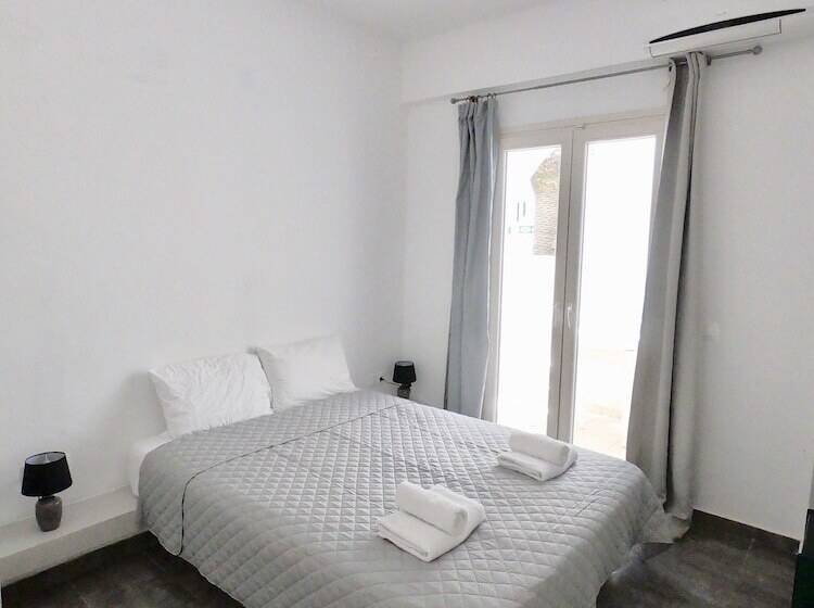 استودیوی لوکس, Anny Studios & Rooms Perissa Beach