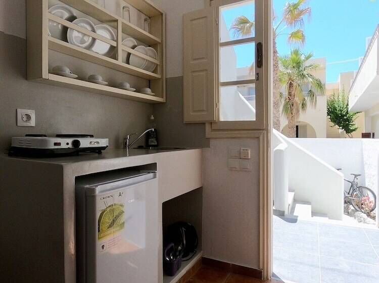 استودیوی لوکس, Anny Studios & Rooms Perissa Beach
