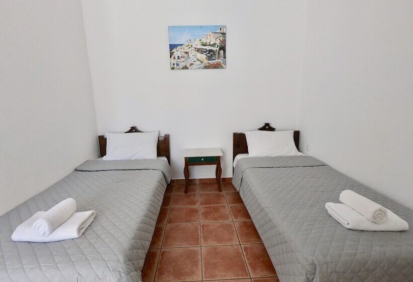 استودیوی لوکس, Anny Studios & Rooms Perissa Beach