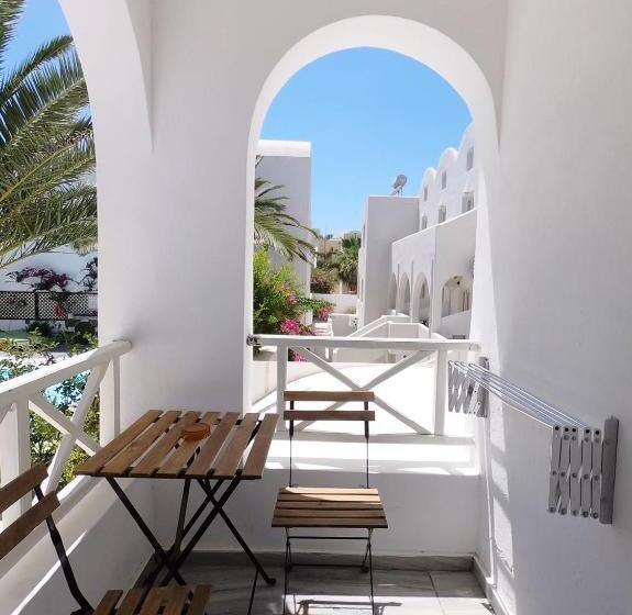 اتاق استاندارد با چشم‌انداز استخر, Anny Studios & Rooms Perissa Beach