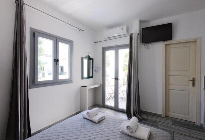 اتاق استاندارد با چشم‌انداز استخر, Anny Studios & Rooms Perissa Beach