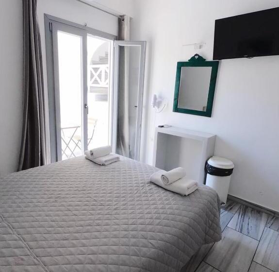 استودیوی لوکس, Anny Studios & Rooms Perissa Beach