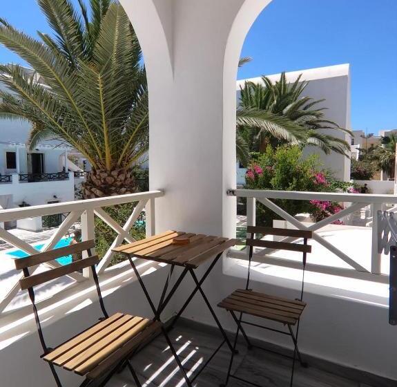 استودیوی لوکس, Anny Studios & Rooms Perissa Beach