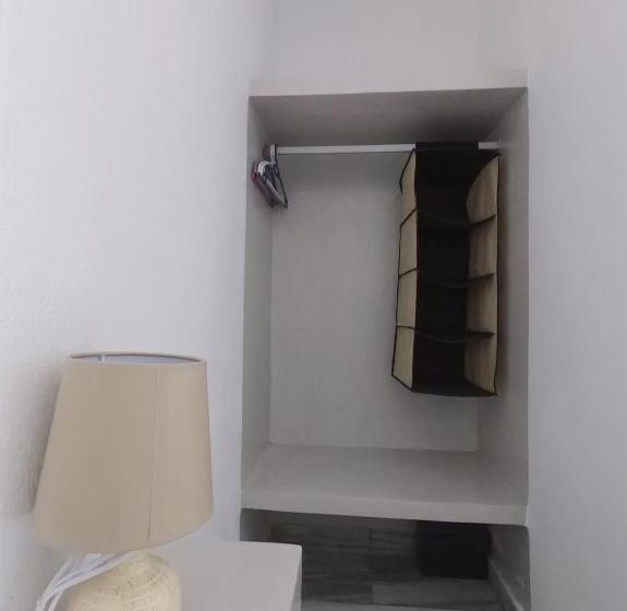 اتاق اکونومی, Anny Studios & Rooms Perissa Beach