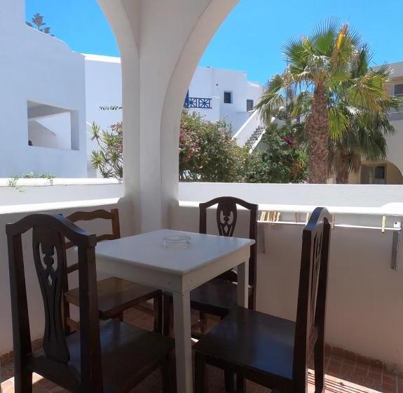 اتاق لوکس چهار تخته, Anny Studios & Rooms Perissa Beach