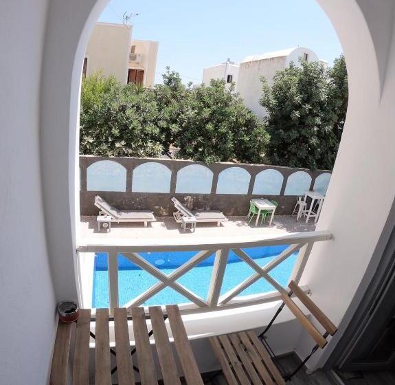 اتاق استاندارد با چشم‌انداز استخر, Anny Studios & Rooms Perissa Beach