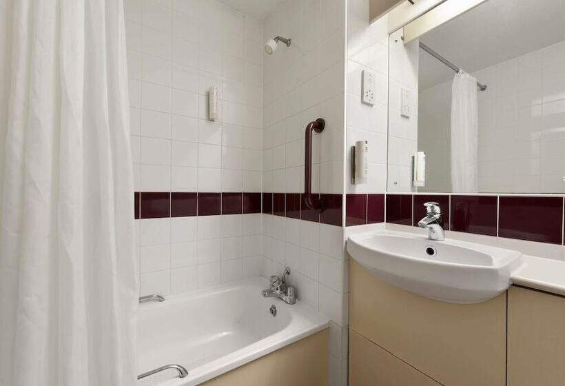 Семейный Номер, Days Inn Hotel Gretna Green