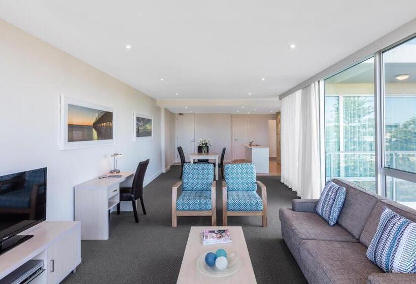 آپارتمان مدیریتی 2 خوابه, Oaks Glenelg Liberty Suites