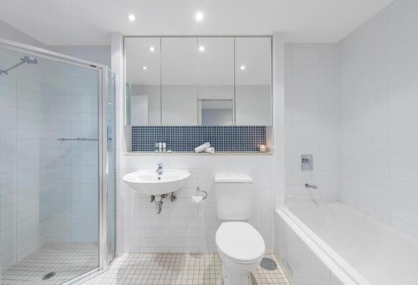 آپارتمان مدیریتی 2 خوابه, Oaks Glenelg Liberty Suites