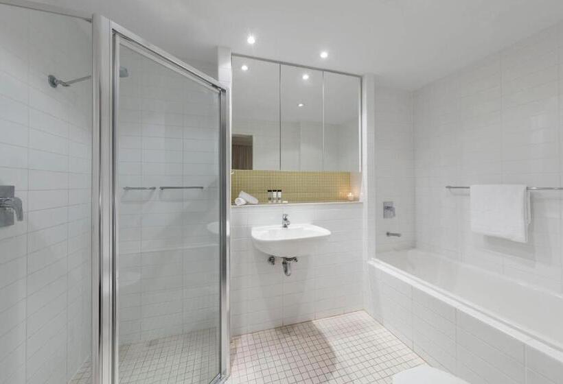آپارتمان مدیریتی 2 خوابه, Oaks Glenelg Liberty Suites