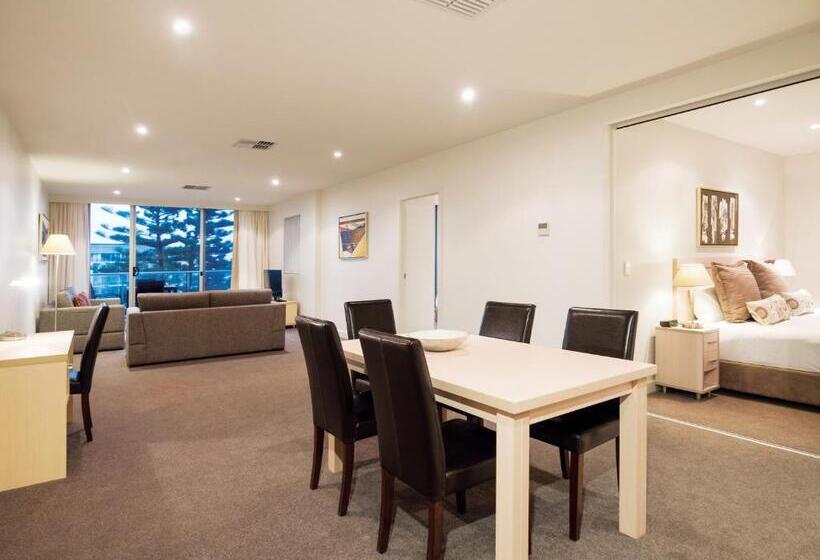 آپارتمان مدیریتی 2 خوابه, Oaks Glenelg Liberty Suites