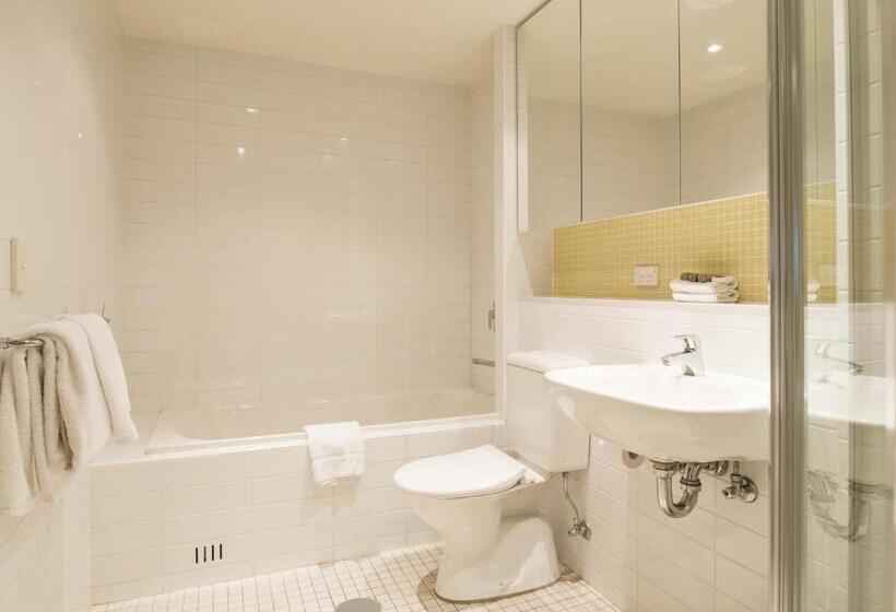 آپارتمان مدیریتی 2 خوابه, Oaks Glenelg Liberty Suites