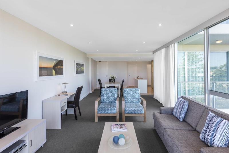 آپارتمان مدیریتی 2 خوابه, Oaks Glenelg Liberty Suites