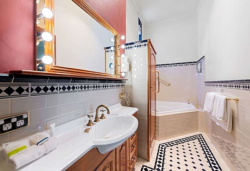 스위트, Quality Hotel Colonial Launceston