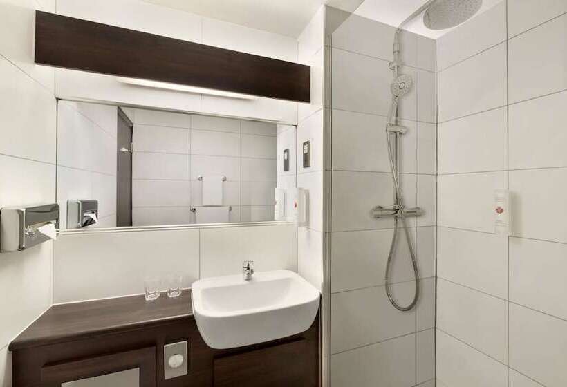 Семейный Номер, Ramada Bristol West