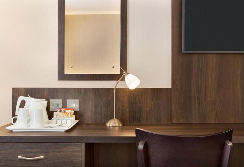Номер Стандарт, Ramada Bristol West